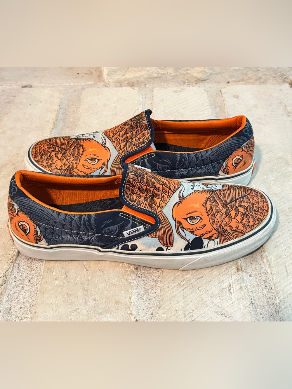 Vans Koi Fish Rare Retired Streetwear Slip-Ons- Unisex size Men’s 11.5 NWOT - Picture 5 of 16
